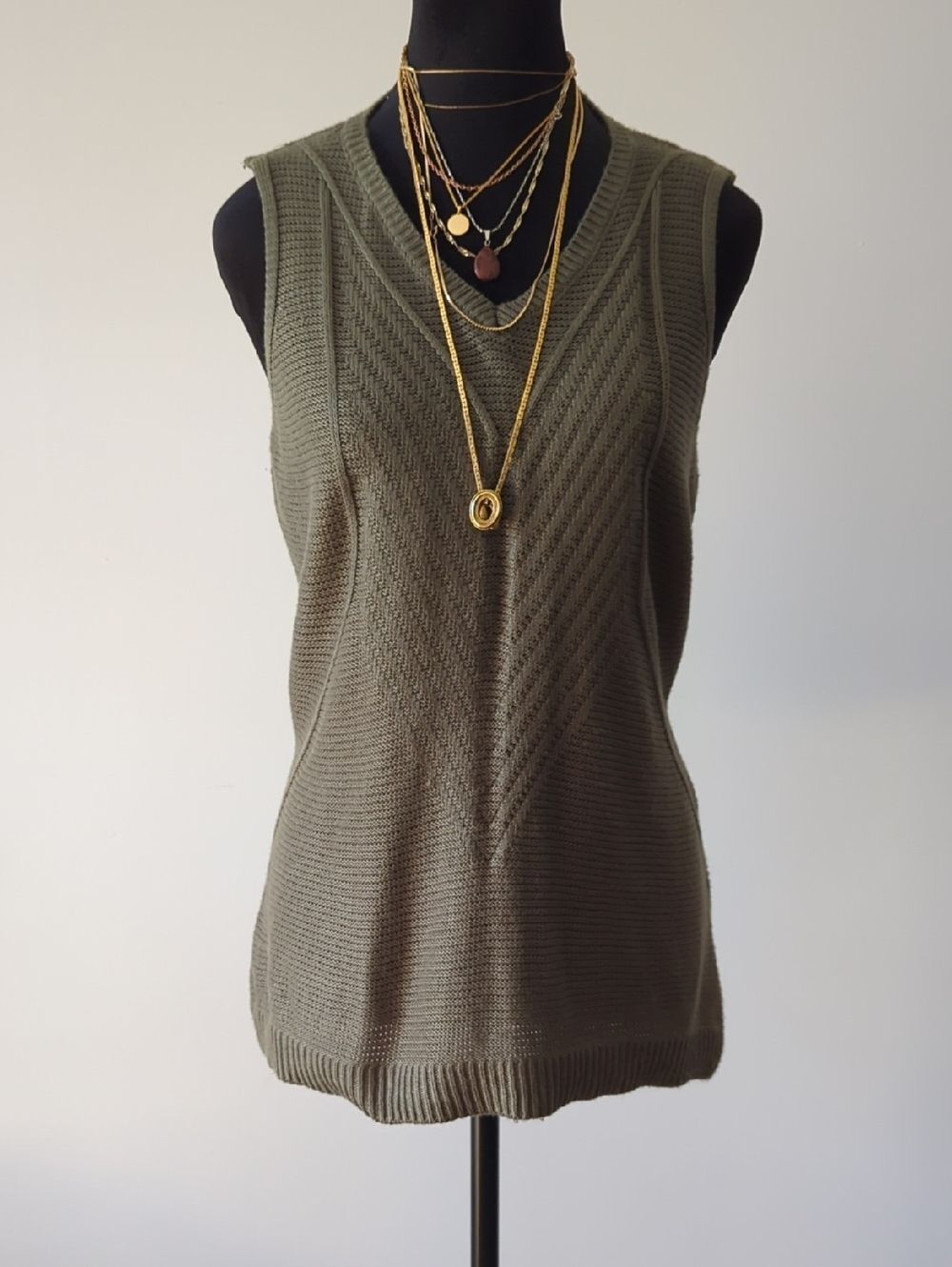 Sleeveless V-Neck Knit Tunic in Olive Green Size 2 Chico's